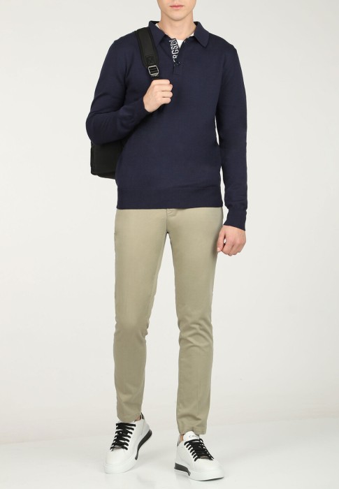 брюки  по цене 27930 руб вид справа