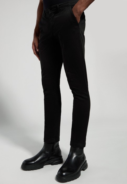 брюки  по цене 27930 руб вид справа