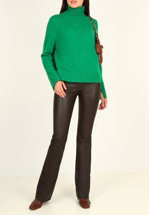 брюки  по цене 85330 руб вид справа