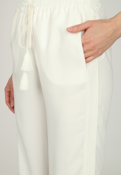 брюки  из проверенных материалов спереди