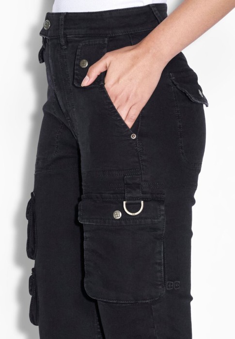 Товар черного цвета с внутренней стороны