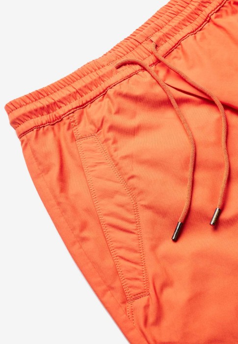 Товар оранжевого цвета с внутренней стороны