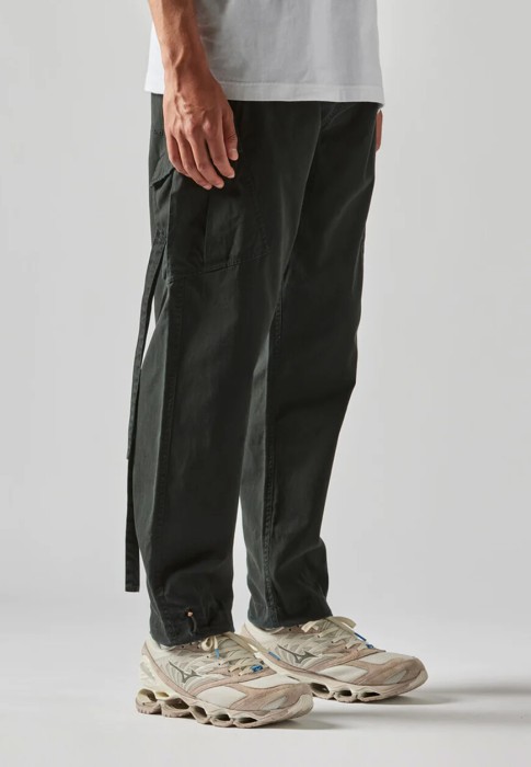 брюки  по цене 33530 руб вид справа