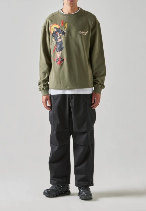 брюки  по цене 42630 руб вид справа