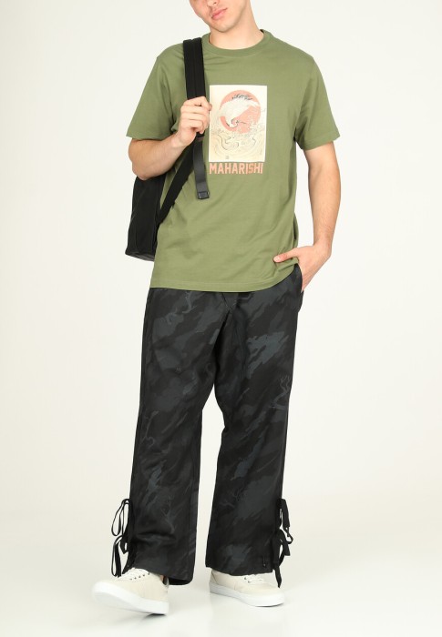 брюки  от бренда maharishi вид слева