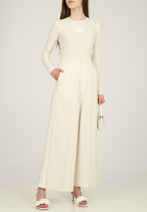 брюки  по цене 41230 руб вид справа