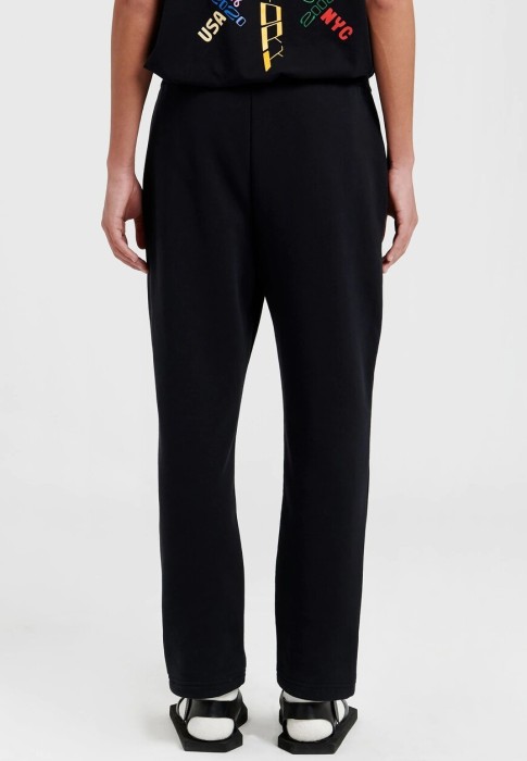 Товар черного цвета с внутренней стороны