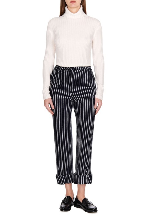 брюки  от известного бренда вид слева