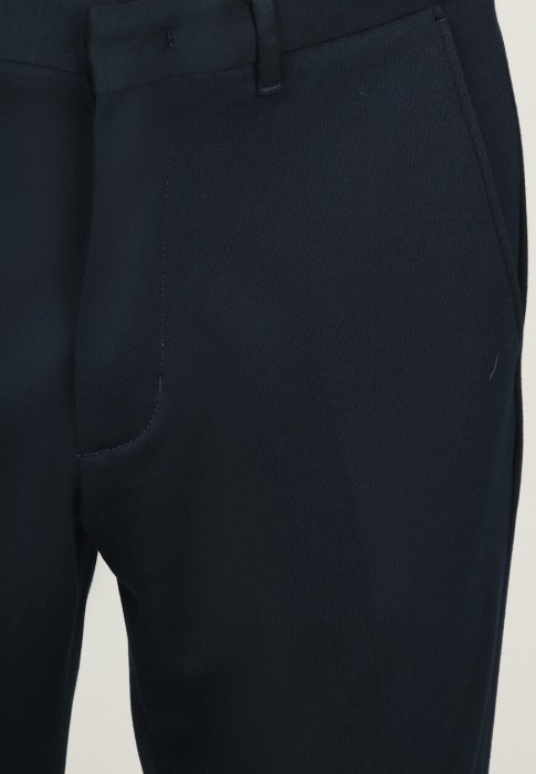 Товар синего цвета с внутренней стороны