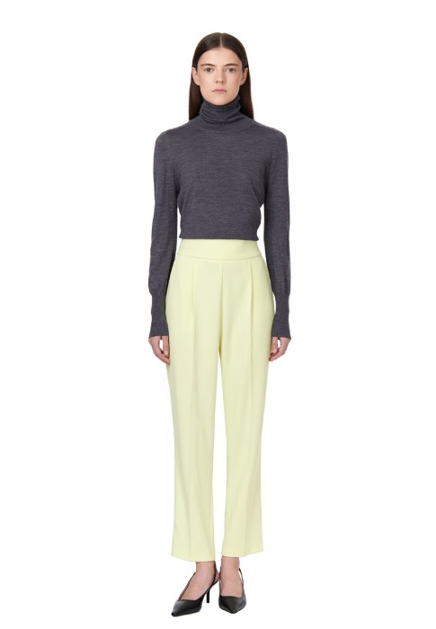 брюки  по цене 18830 руб вид справа