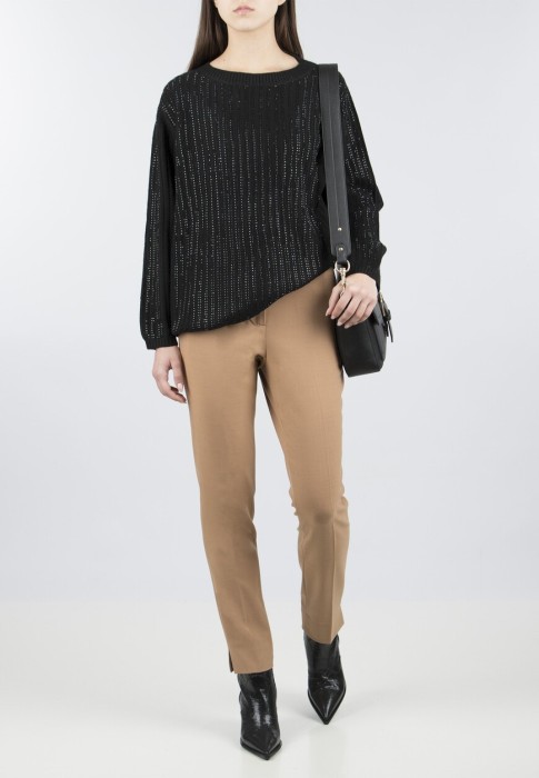 брюки  по цене 18130 руб вид справа