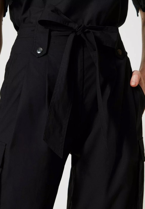 брюки  из проверенных материалов спереди