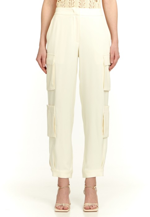 Товар белого цвета с внутренней стороны