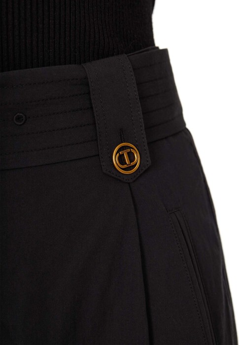 брюки  из проверенных материалов спереди