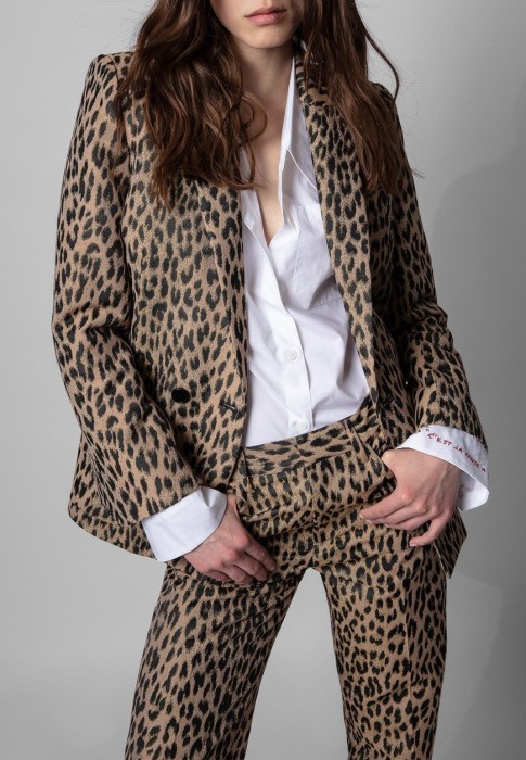 Товар коричневого цвета с внутренней стороны