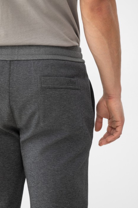 Товар серого цвета с внутренней стороны