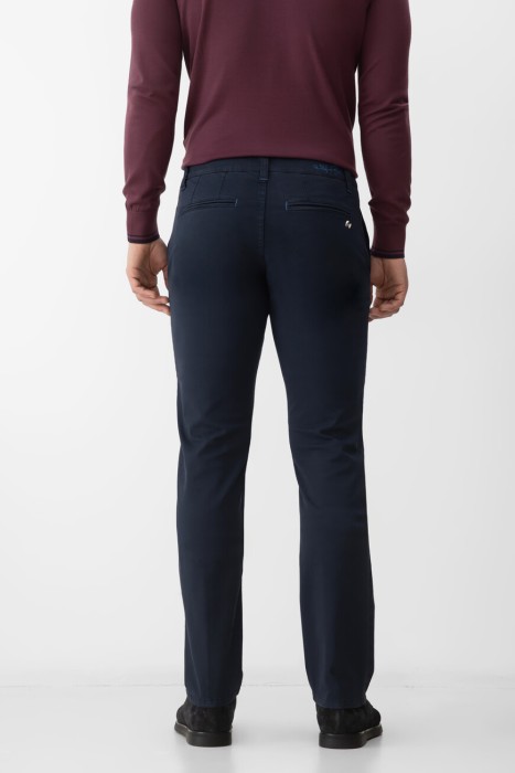 брюки  по цене 63900 руб вид справа