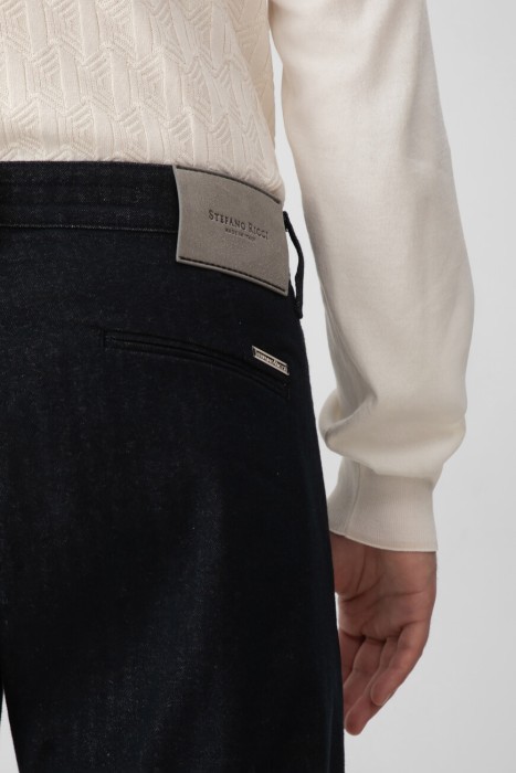 Товар синего цвета с внутренней стороны