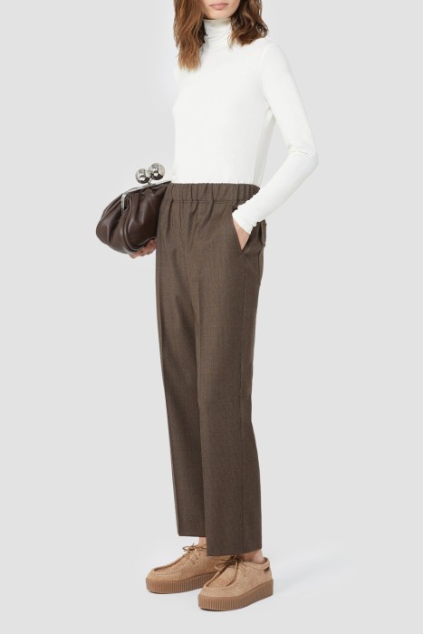 Товар разноцветного цвета с внутренней стороны