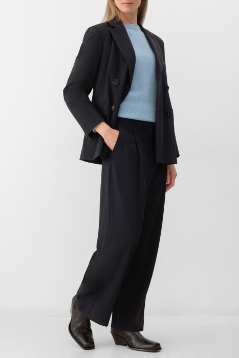 Товар синего цвета с внутренней стороны