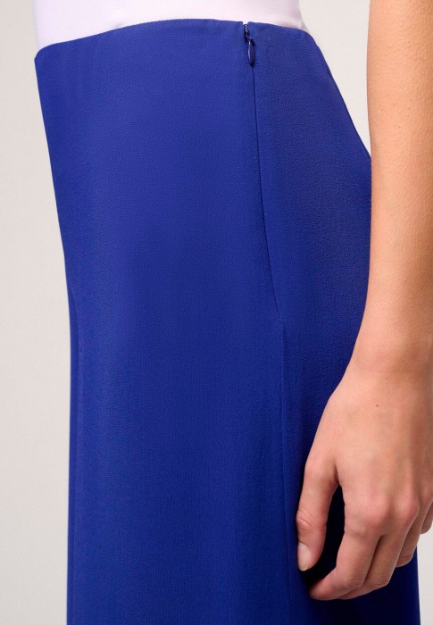 Товар синего цвета с внутренней стороны