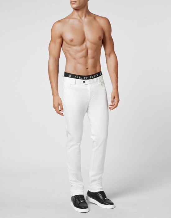 Товар белого цвета с внутренней стороны