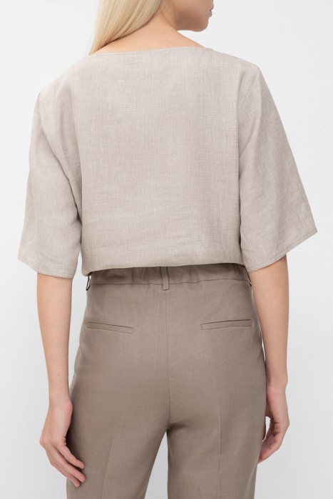 Товар коричневого цвета с внутренней стороны