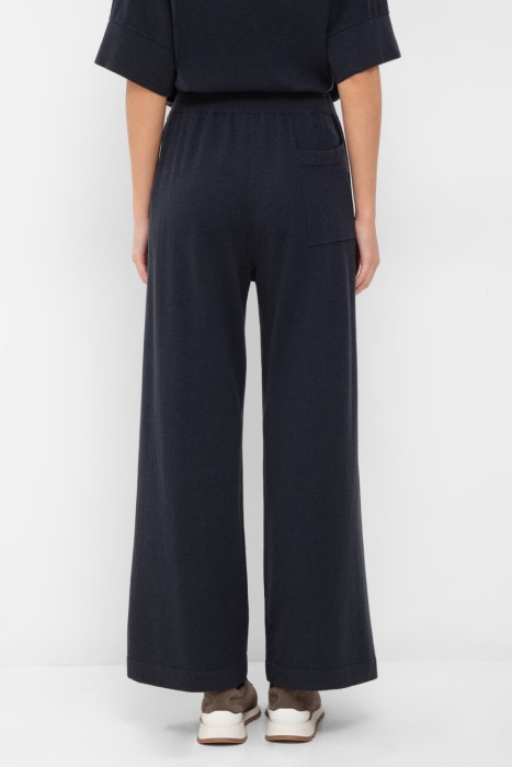 брюки  по цене 154200 руб вид справа