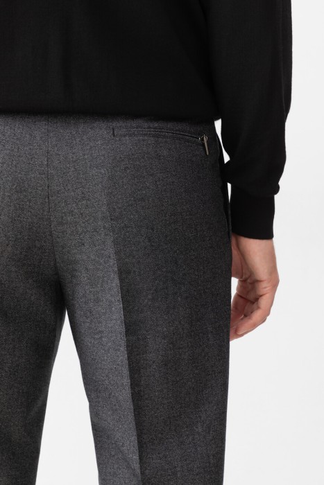 Товар серого цвета с внутренней стороны