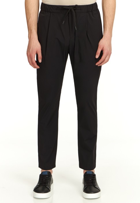 Товар черного цвета с внутренней стороны