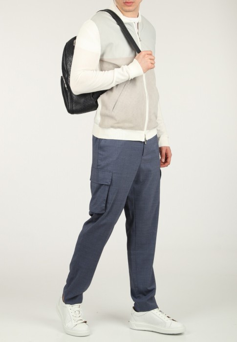 брюки  по цене 48900 руб вид справа