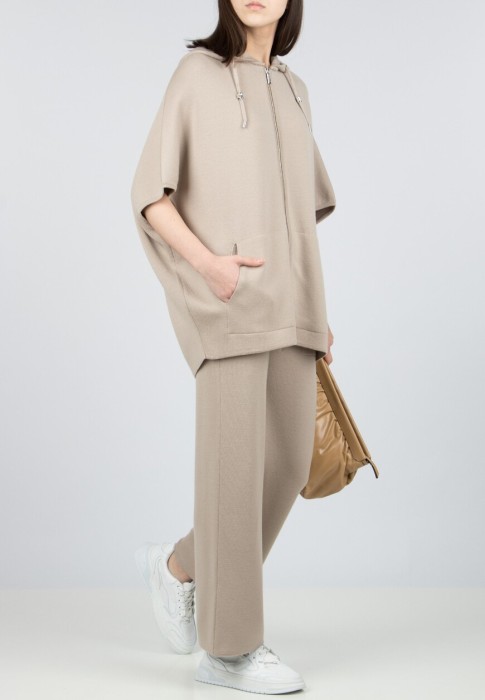 брюки  по цене 43330 руб вид справа