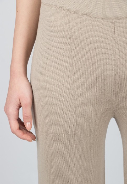 брюки  из проверенных материалов спереди