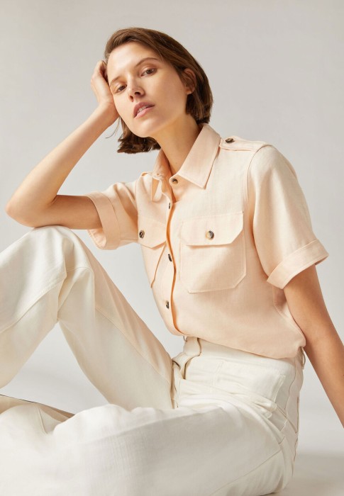 Товар белого цвета с внутренней стороны