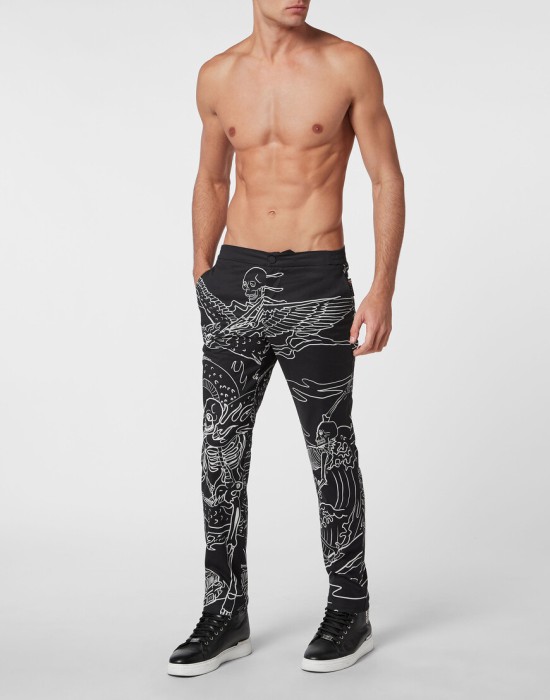 Товар черного цвета с внутренней стороны