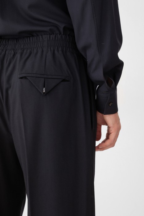 Товар синего цвета с внутренней стороны