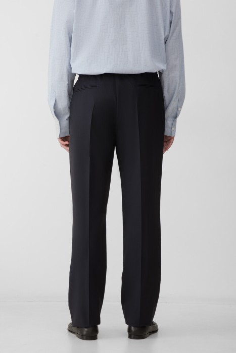 брюки  по цене 82200 руб вид справа