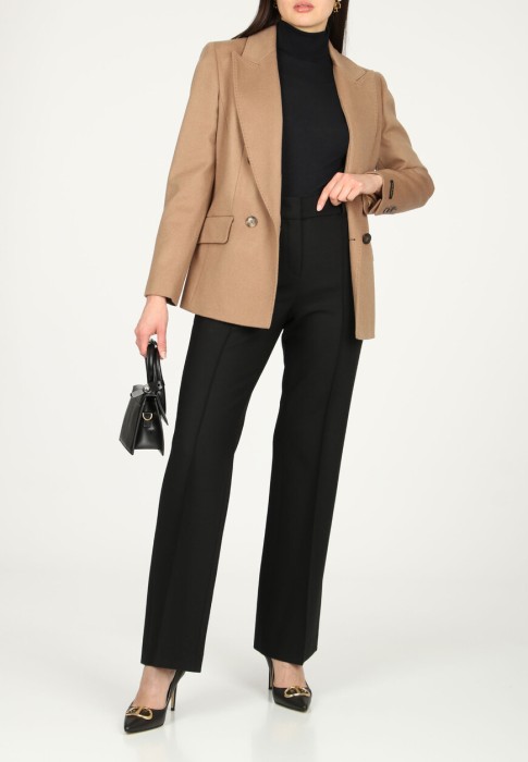 Товар черного цвета с внутренней стороны