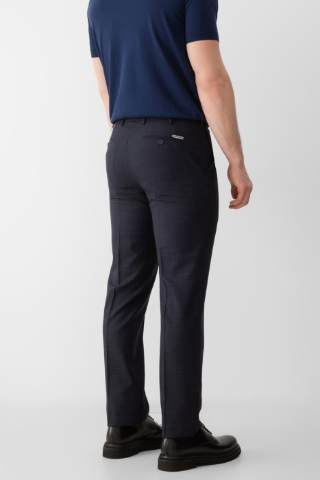 брюки  по цене 119500 руб вид справа