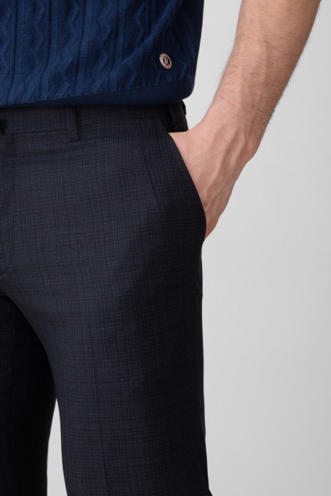 брюки  из англии вид сбоку