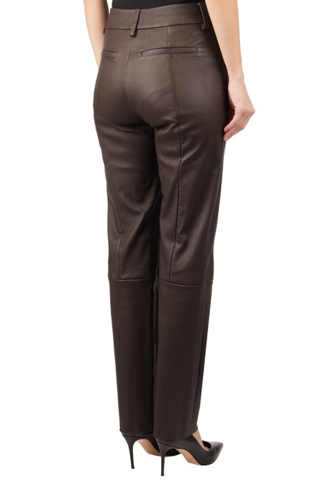 Товар коричневого цвета с внутренней стороны