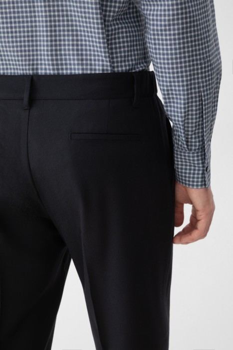 Товар синего цвета с внутренней стороны