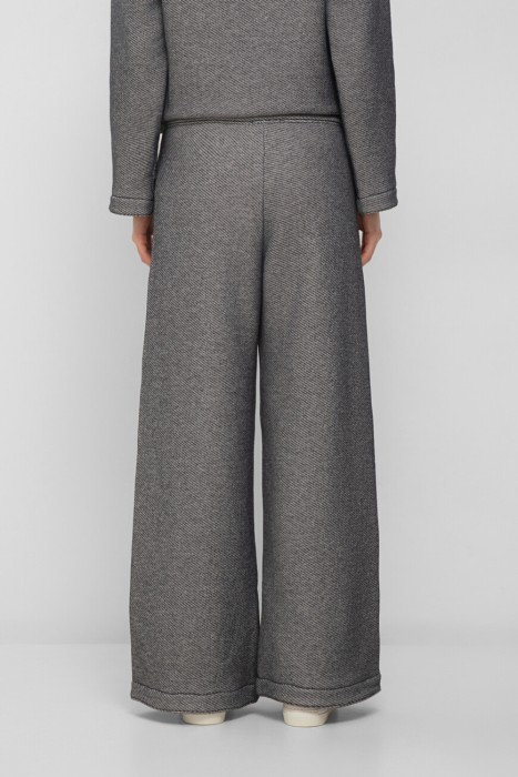 брюки  от бренда max mara вид слева