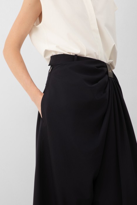 Товар синего цвета с внутренней стороны