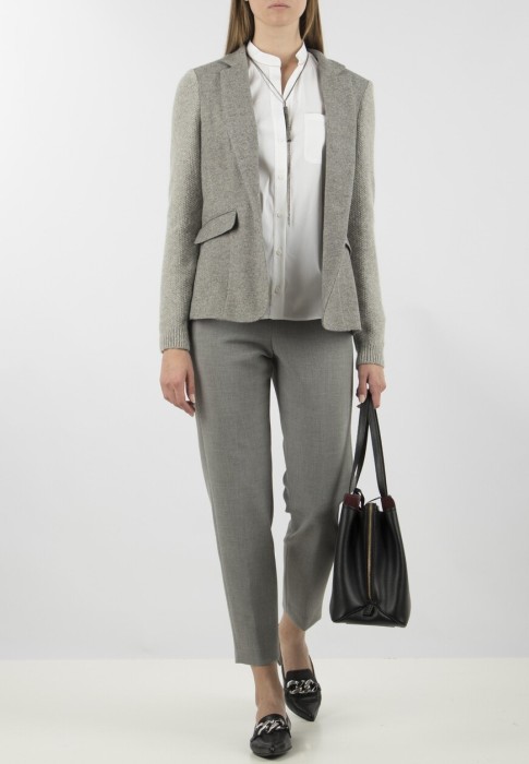 брюки  по цене 22715 руб вид справа