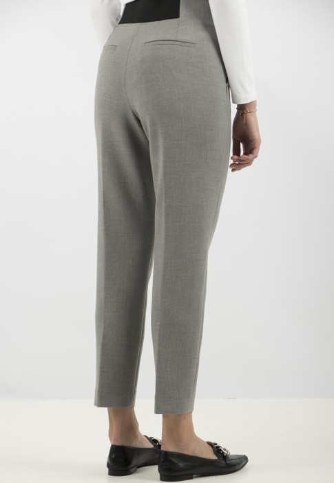 Товар серого цвета с внутренней стороны