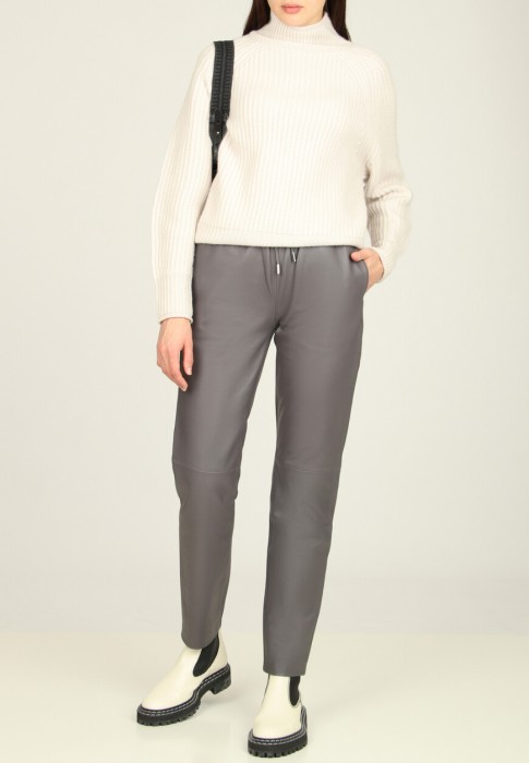 брюки  от бренда max&moi вид слева