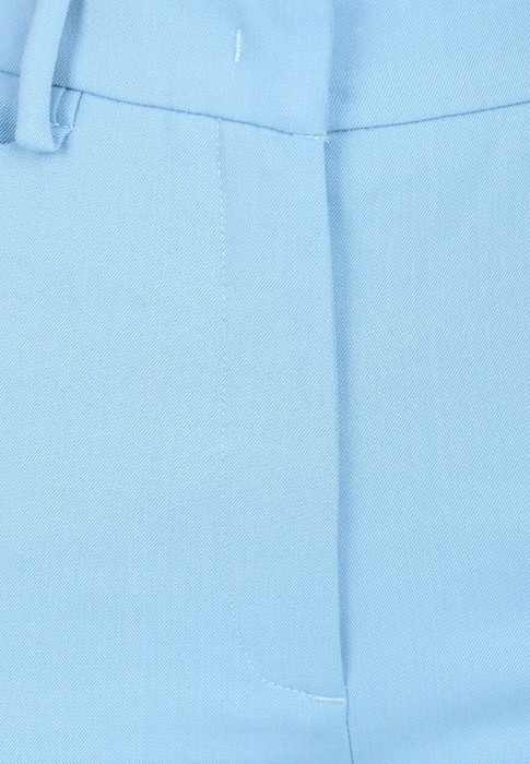 Товар голубого цвета с внутренней стороны