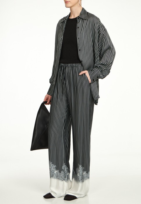 брюки  по цене 31150 руб вид справа