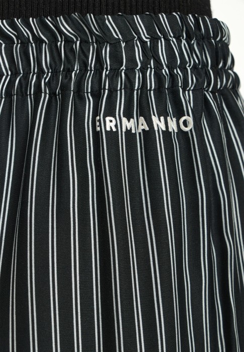 брюки  из проверенных материалов спереди